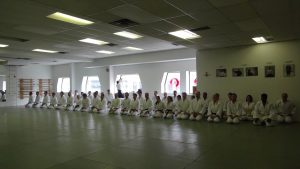 32三日目午後稽古まえ正座_R